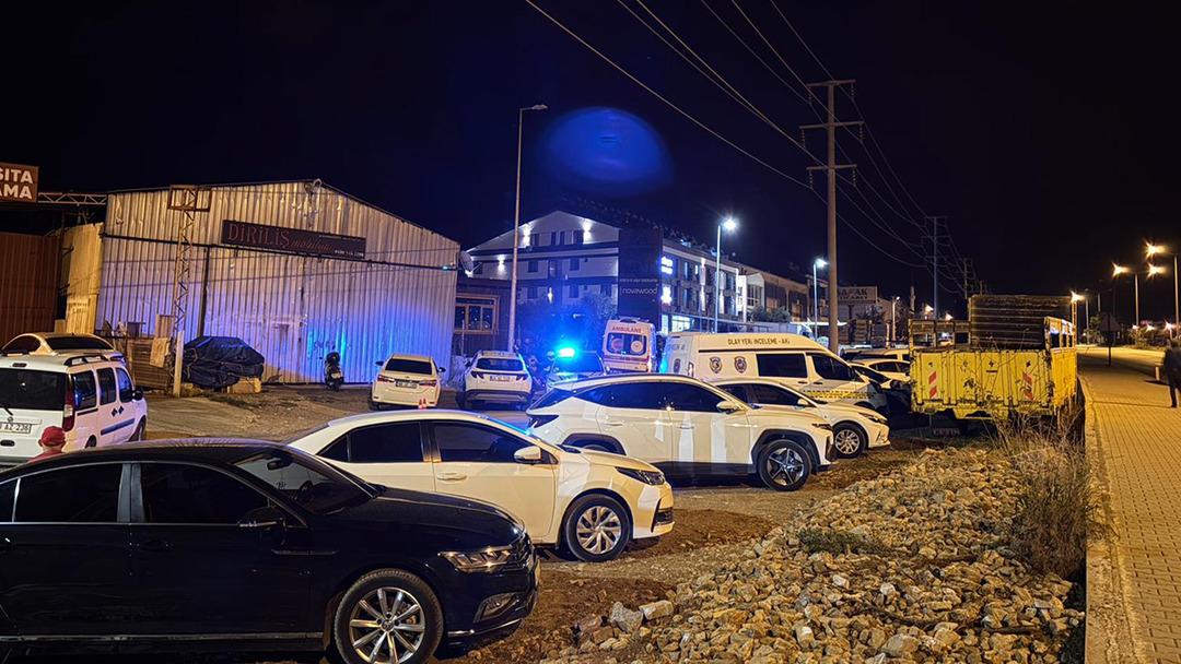 Uyuşturucu satıcıları ile polis arasında çatışma çıktı! Silah sesleri 3. bölgede paniğe yol açtı