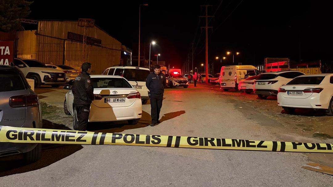 Uyuşturucu satıcıları ile polis arasında çatışma çıktı! Silah sesleri 2. bölgede paniğe yol açtı