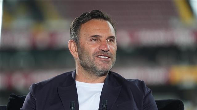 Okan Buruk, Annesiyle Birlikte Samimi Anlarını Ölümsüzleştirdi