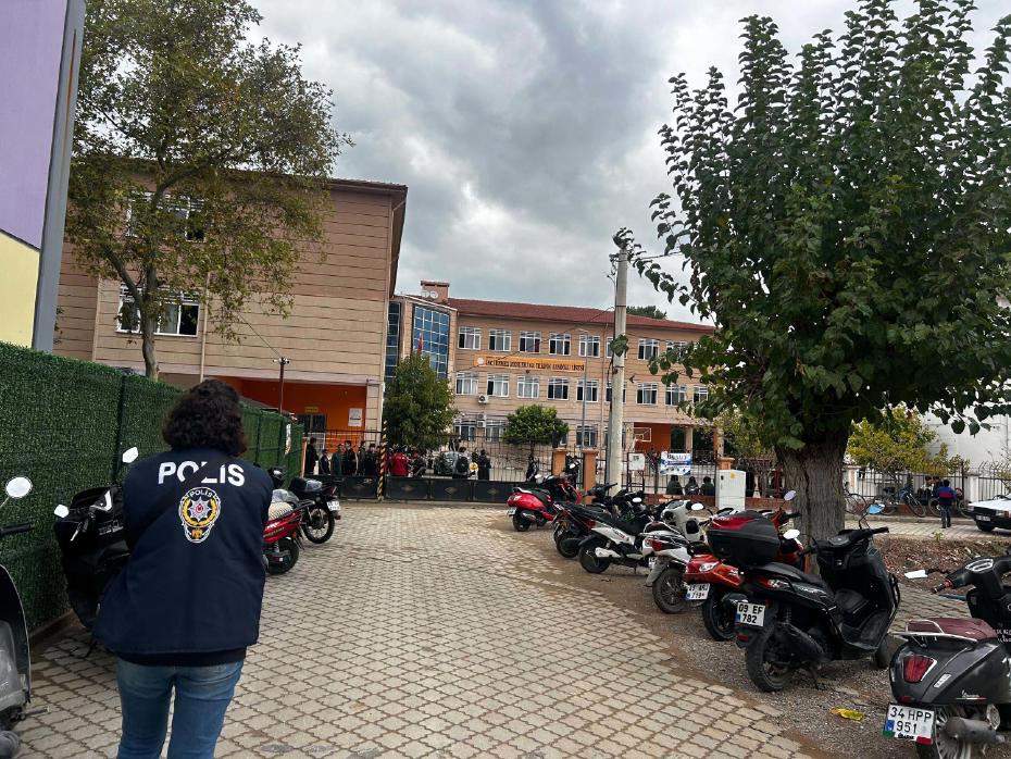 Manisa Turgutlu'da Silahlı Saldırı Sonrası Eğitim Yeniden Başladı