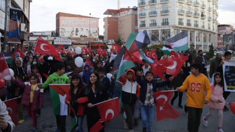 Iğdır’da “Büyük Filistin Yürüyüşü” düzenlendi