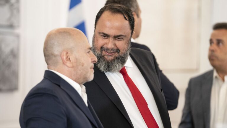 Olympiakos’un sahibi Marinakis şiddet olayları sonrası Süper Lig başkanlığından istifa etti