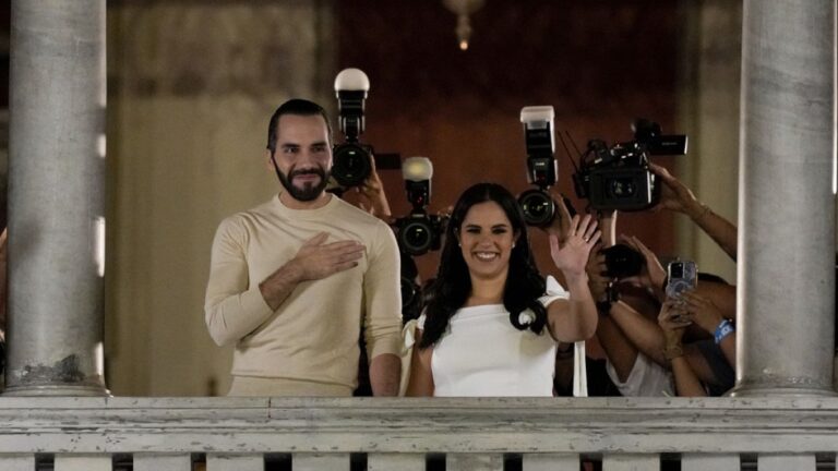 El Salvador’da Nayib Bukele ezici çoğunlukla yeniden başkan seçildi