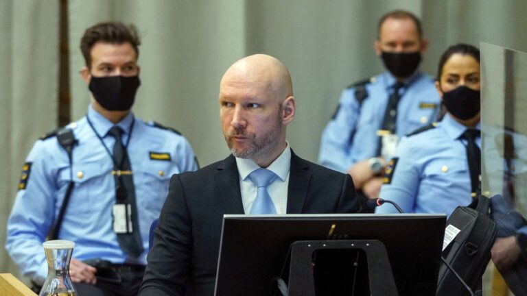 Norveç’te 77 kişiyi öldüren Breivik tecrit davasını kaybetti