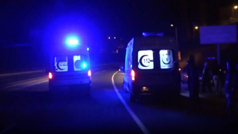 Diyarbakır’da otomobil devrildi: 4’ü çocuk 6 kişi yaralandı