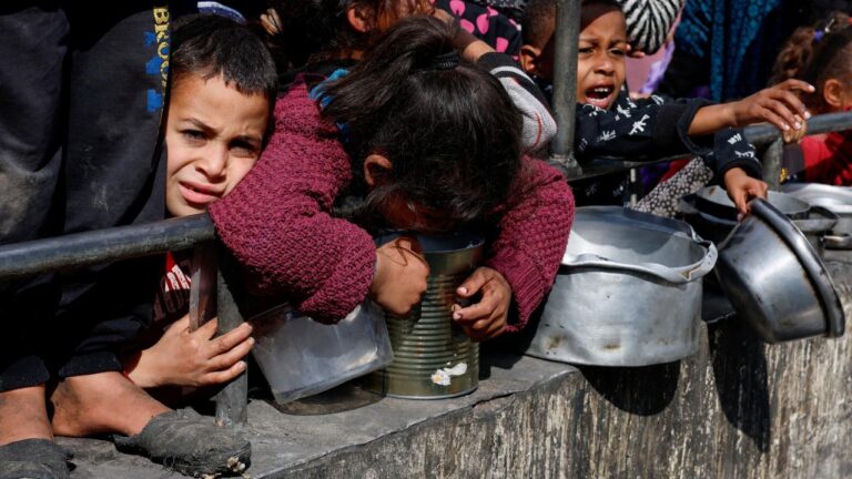 Dünya gelecek günlerde çok fazla sayıda açlıktan ölüme tanık olacak