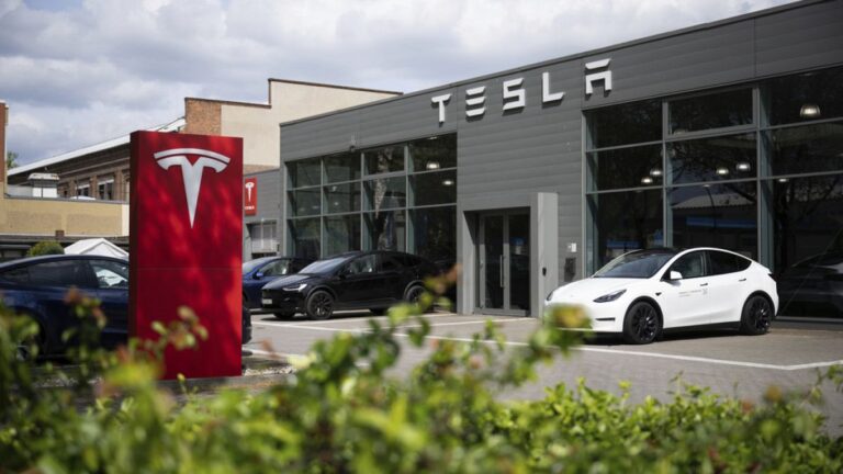 Tesla, 125 bin aracı emniyet kemeri uyarı sistemindeki arıza yüzünden geri çağırdı 