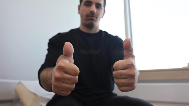 350 tonluk pres parmaklarını koparmıştı: Ayak parmakları eline dikildi!