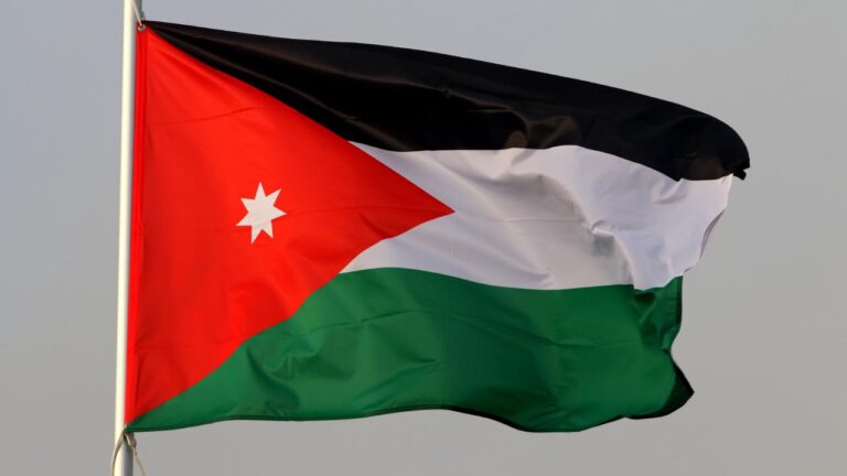 Ürdün'de hükümeti kurma görevi Ürdün Kraliyet Dairesi müdürü Hasan'a verildi.