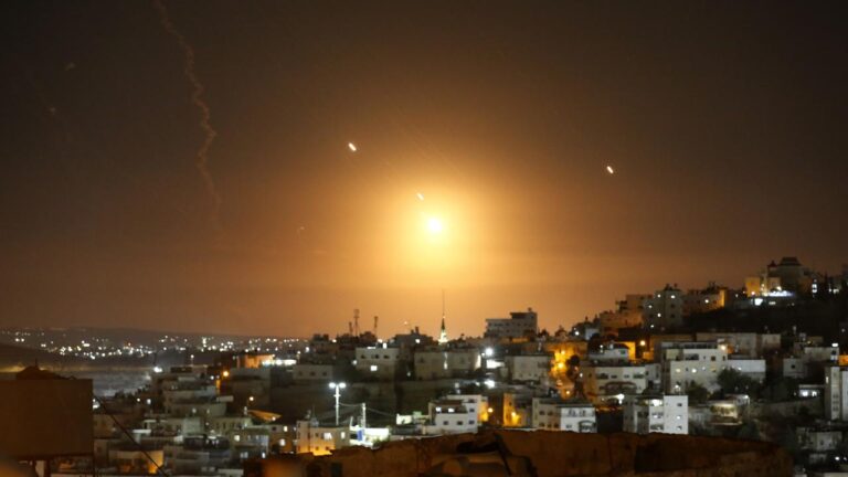 İsrail, İran'a saldırı sırasında askeri üslerin hasar gördüğünü kabul etti