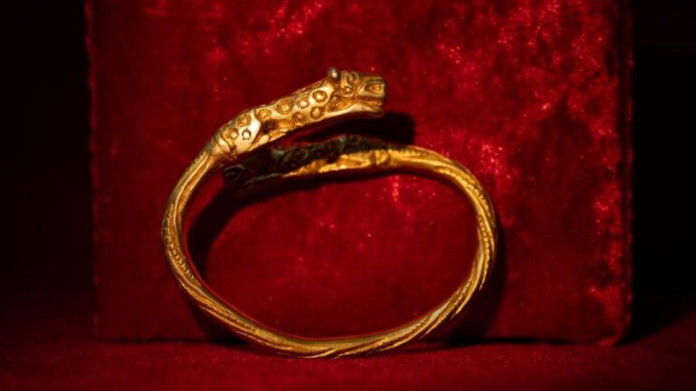 Kazakistan'da yüzyıllar öncesine dayanan yeni eserler keşfedildi