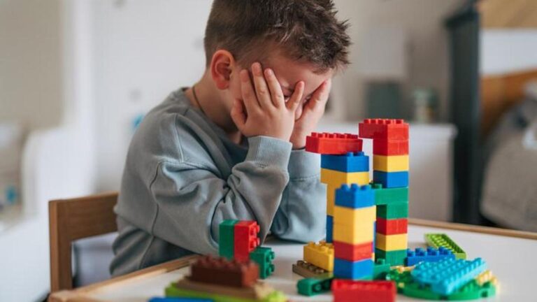 Işık otizmin belirtileri nelerdir? Işığın otizmini nasıl anlarım, tedavi yöntemleri nelerdir?