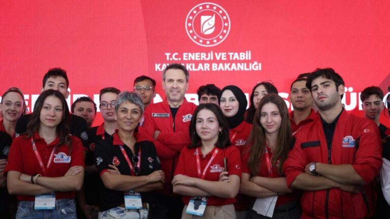 Bakan Bayraktar: Türkiye'nin mutlak nükleer olması gerekir