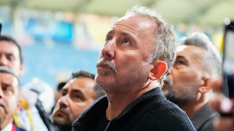 Son dakika spor haberleri | Sergen Yalçın, Beşiktaş taraftarıyla konuştu