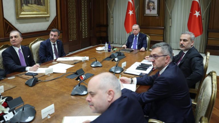 Cumhurbaşkanı Erdoğan, gönüllü koalisyon zirvesi toplantısına katıldı